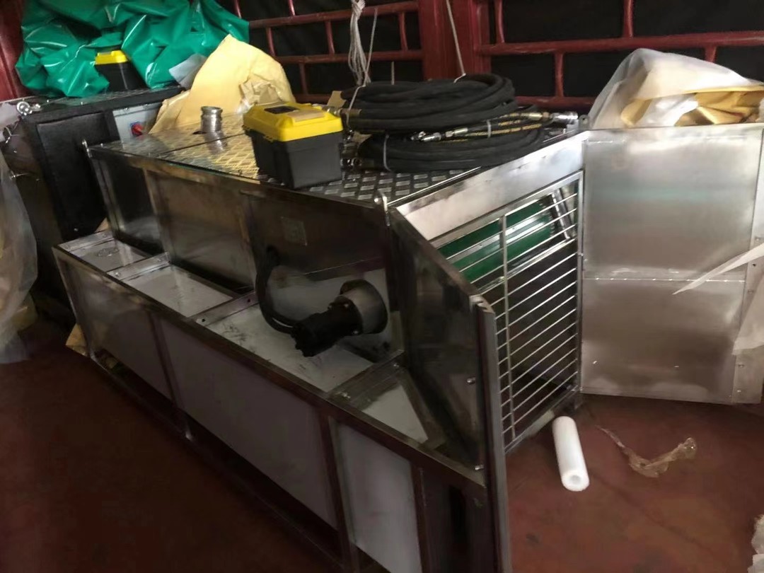 动态斜面收油机